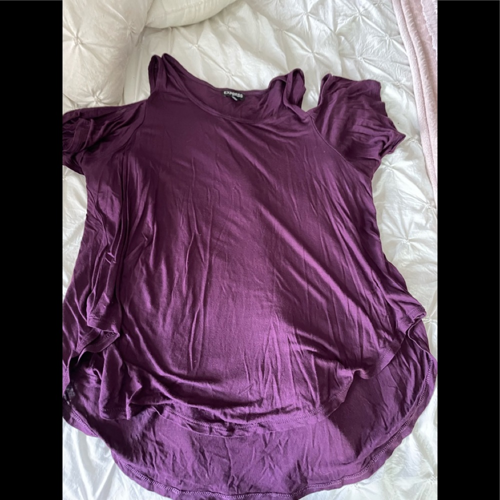 Maroon cold shoulder shirt sleeve top.